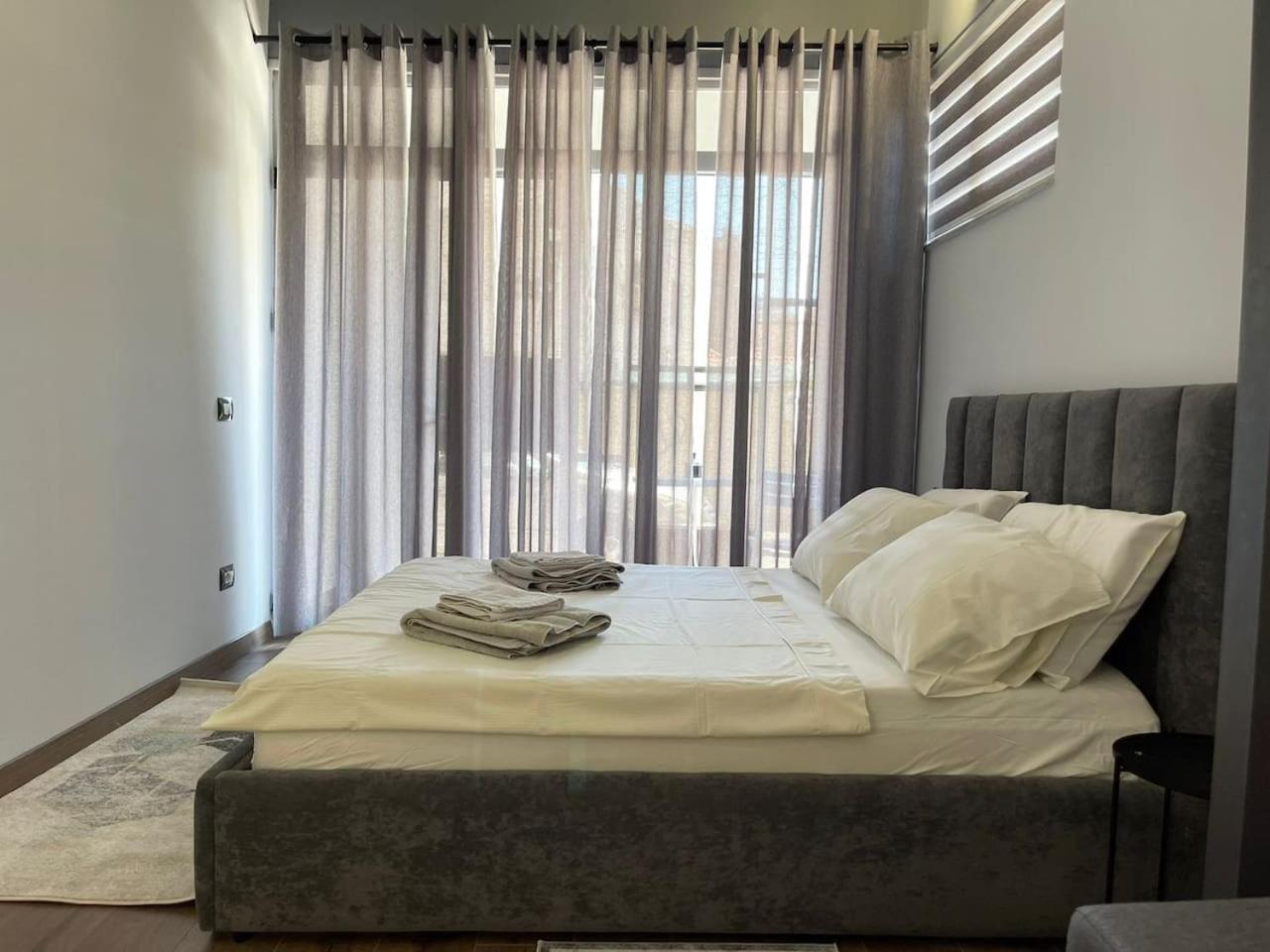 Central Charming Studio Old Town Durres Bagian luar foto